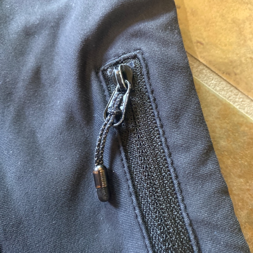 Lululemon Speed Ups 2.5 inch - Picture 4 of 4